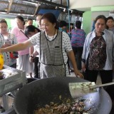 โครงการส่งเสริมอาชีพกลุ่มสตรีแม่บ้านตำบลสันทราย