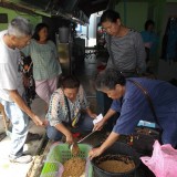 โครงการส่งเสริมอาชีพกลุ่มสตรีแม่บ้านตำบลสันทราย