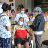 บริการฉีดวัคซีนป้องกันเชื้อไวรัส COVID-19 แก่ประชาชนที่ได้รับการนัดฉีดวัคซีน เข็มที่ ๒ (Astra Zeneca)