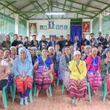 การประชุมประชาคมจัดทำแผนการฝึกอบรมพัฒนาอาชีพ กลุ่มวิสาหกิจชุมชนสตรีปกาเกอะญอ ณ บ้านห้วยงูใน หมู่ที่ ๕