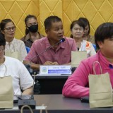 ประชุมเพื่อหารือแนวทางโครงการจัดงานประเพณีลอยกระทงตำบลสันทราย ประจำปี ๒๕๖๘