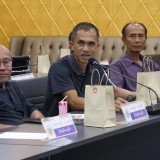 ประชุมเพื่อหารือแนวทางโครงการจัดงานประเพณีลอยกระทงตำบลสันทราย ประจำปี ๒๕๖๘