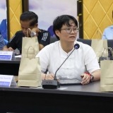 ประชุมเพื่อหารือแนวทางโครงการจัดงานประเพณีลอยกระทงตำบลสันทราย ประจำปี ๒๕๖๘