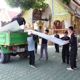 มอบกระเบื้องซ่อมแซมที่อยู่อาศัยเบื้องต้น