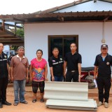 มอบกระเบื้องซ่อมแซมที่อยู่อาศัยเบื้องต้น