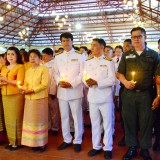 ข้าร่วมพิธีถวายเครื่องราชสักการะ และจุดเทียนถวายพระพรชัยมงคล
