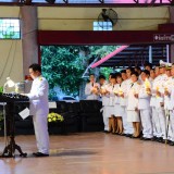 ข้าร่วมพิธีถวายเครื่องราชสักการะ และจุดเทียนถวายพระพรชัยมงคล