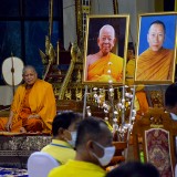 พิธีเจริญพระพุทธมนต์เพื่อความเป็นสิริมงคลให้กับแผ่นดิน และปวงชนชาวไทยทุกหมู่เหล่า ในโอกาสวันชาติ และวันพ่อแห่งชาติ ๕ ธันวาคม ๒๕๖๓