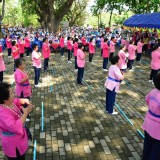ประเพณีรดน้้ำดำหัวผู้สูงอายุในตำบลสันทราย