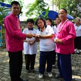ประเพณีรดน้้ำดำหัวผู้สูงอายุในตำบลสันทราย