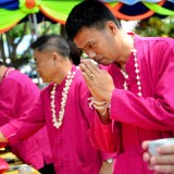 ประเพณีรดน้้ำดำหัวผู้สูงอายุในตำบลสันทราย