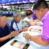 รดน้ำดำหัวผู้สูงอายุตำบลสันทราย ประจำปี 58