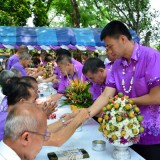 รดน้ำดำหัวผู้สูงอายุตำบลสันทราย ประจำปี 58