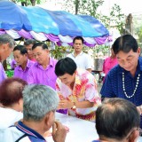 รดน้ำดำหัวผู้สูงอายุตำบลสันทราย ประจำปี 58