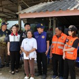 ลงพื้นที่ตรวจสอบความเสียหายและเยี่ยมให้กำลังใจแก่ผู้ประสบอัคคีภัย จำนวน ๑ ราย ได้แก่ นางสมศรี สิทธิกิจ   หมู่ที่ ๒  บ้านนันทาราม  