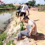 โครงการส่งเสริมและพัฒนาศักยภาพลำน้ำล้อง กิจกรรมปลูกต้นพุทธรักษา 