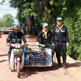 โครงการส่งเสริมและพัฒนาศักยภาพลำน้ำล้อง กิจกรรมปลูกต้นพุทธรักษา 