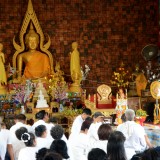วันที่ 12 กรกฎาคม 2562 เทศบาลตำบลสันทราย ได้ดำเนินการจัดพิธีถวายเทียนพรรษา ประจำปี 2562 