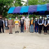 ออกปฏิบัติการตั้งจุดตรวจบูรณาการร่วมกับปกครองอำเภอฝาง กำนัน ผู้ใหญ่บ้าน ในการสกัดยาเสพติด แรงงานต่างด้าว และเพื่อกวดขันให้ประชาชนในพื้นที่ปฏิบัติตามมาตรการป้องกันโรค COVID ๒๐๑๙ อย่างเคร่งครัด