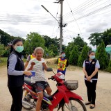 ออกปฏิบัติการตั้งจุดตรวจบูรณาการร่วมกับปกครองอำเภอฝาง กำนัน ผู้ใหญ่บ้าน ในการสกัดยาเสพติด แรงงานต่างด้าว และเพื่อกวดขันให้ประชาชนในพื้นที่ปฏิบัติตามมาตรการป้องกันโรค COVID ๒๐๑๙ อย่างเคร่งครัด