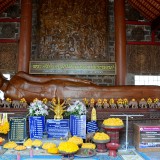 พระนอนไม้สักทอง วัดศรีมงคล