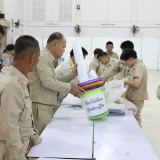 ดำเนินการรับมอบหีบบัตรเลือกตั้ง