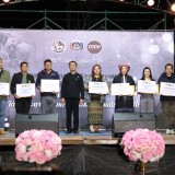 การมอบใบประกาศผลการประกวดการออกร้านนิทรรศการ งานฤดูหนาวและงาน OTOP ของดีอำเภอฝาง ประจำปี พ.ศ. ๒๕๖๙