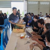 กิจกรรมฝึกอบรมและประดิษฐ์ดอกไม้จันทน์ เนื่องในพระราชพิธีถวายพระเพลิงพระบรมศพสมเด็จพระนางเจ้าสิริกิติ์พระบรมราชินีนาถ พระบรมราชชนนีพันปีหลวง 