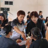 กิจกรรมฝึกอบรมและประดิษฐ์ดอกไม้จันทน์ เนื่องในพระราชพิธีถวายพระเพลิงพระบรมศพสมเด็จพระนางเจ้าสิริกิติ์พระบรมราชินีนาถ พระบรมราชชนนีพันปีหลวง 