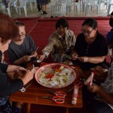 โครงการจิตอาสาประดิษฐ์ดอกไม้จันทน์พระราชทาน