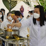 กิจกรรมหล่อเทียนพรรษา ภายใต้โครงการส่งเสริมอนุรักษ์ประเพณีวันเข้าพรรษา ประจำปี ๒๕๖๕