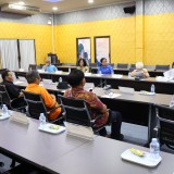 ประชุมคณะกรรมการดำเนินงานขัยเคลื่อนปรจำโรงเรียนผู้สูงอายุ