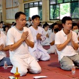 ถวายเทียนพรรษาเพื่อเป็นพุทธบูชาและอนุรักษ์วัฒนธรรมประเพณีอันดีงาม