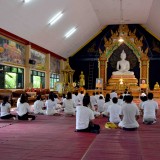 ถวายเทียนพรรษาเพื่อเป็นพุทธบูชาและอนุรักษ์วัฒนธรรมประเพณีอันดีงาม