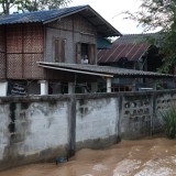 เทศบาลตำบลสันทราย ลงพื้นที่มอบข้าวกล่อง เพื่อช่วยเหลือ บรรเทาความเดือดร้อน