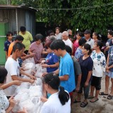 เทศบาลตำบลสันทราย ลงพื้นที่มอบข้าวกล่อง เพื่อช่วยเหลือ บรรเทาความเดือดร้อน