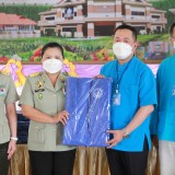 ร่วมมอบผ้าห่มกันหนาวให้กับทหารผ่านศึกในพื้นที่ อำเภอฝาง จังหวัดเชียงใหม่ จำนวน ๔๐ คน ที่มีบัตรทหารผ่านศึก