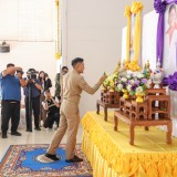 มอบชุดธารน้ำใจช่วยผู้ประสบภัย