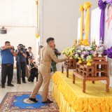 มอบชุดธารน้ำใจช่วยผู้ประสบภัย