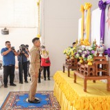 มอบชุดธารน้ำใจช่วยผู้ประสบภัย