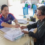 ส่งมอบหีบบัตรเลือกตั้ง บัตรเลือกตั้ง แบบพิมพ์ และวัสดุอุปกรณ์การเลือกตั้ง