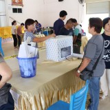 ส่งมอบหีบบัตรเลือกตั้ง บัตรเลือกตั้ง แบบพิมพ์ และวัสดุอุปกรณ์การเลือกตั้ง