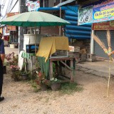 ปรับปรุงภูมิทัศน์ และจัดระเบียบป้ายข้างทางถนนสายหลักและสายรอง