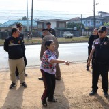ปรับปรุงภูมิทัศน์ และจัดระเบียบป้ายข้างทางถนนสายหลักและสายรอง
