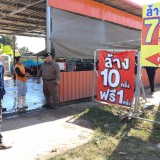 ปรับปรุงภูมิทัศน์ และจัดระเบียบป้ายข้างทางถนนสายหลักและสายรอง