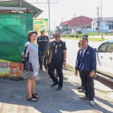 ปรับปรุงภูมิทัศน์ และจัดระเบียบป้ายข้างทางถนนสายหลักและสายรอง
