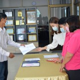 ประชุมคณะกรรมการช่วยเหลือประชาชนขององค์กรปกครองส่วนท้องถิ่น พิจารณาช่วยเหลือประชาชนที่ได้รับผลกระทบกรณีโรคติดเชื้อไวรัสโคโรน่า ๒๐๑๙ (COVID-๑๙) เพื่อขอรับการสนับสนุนถุงยังชีพ