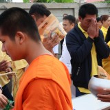 ร่วมพิธีเนื่องในวันคล้ายวันพระบรมราชสมภพพระบาทสมเด็จพระบรมชนกาธิเบศร มหาภูมิพลอดุลยเดชมหาราช บรมนาถบพิตร