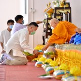  จัดพิธีหล่อเทียนจำนำพรรษา ภายใต้โครงการอนุรักษ์ประเพณีวันเข้าพรรษา ประจำปี ๒๕๖๔