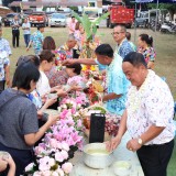งานสระเกล้าดำหัว นายกเทศมนตรี ประธานสภาเทศบาล และปลัดเทศบาลตำบลสันทราย ประจำปี พ.ศ. ๒๕๖๙